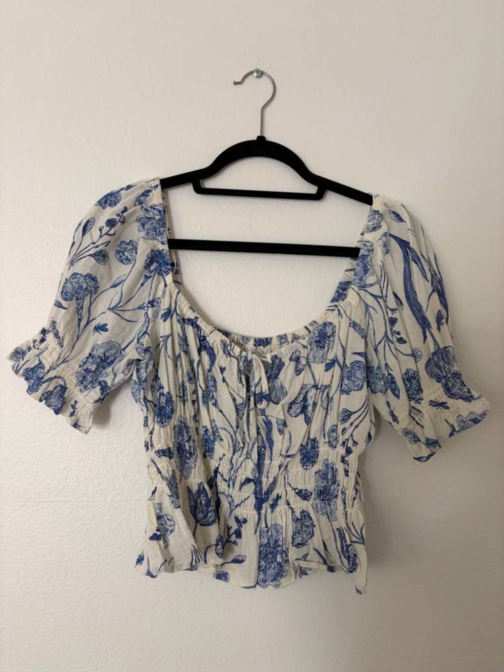 H&M Blue Floral Puff Sleeve Peasant Blouse